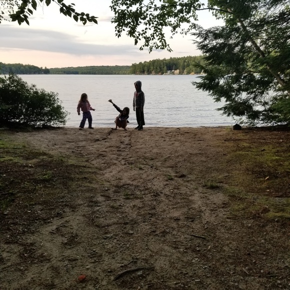 Meet your Posher, Nicole - Picture 3 of 5